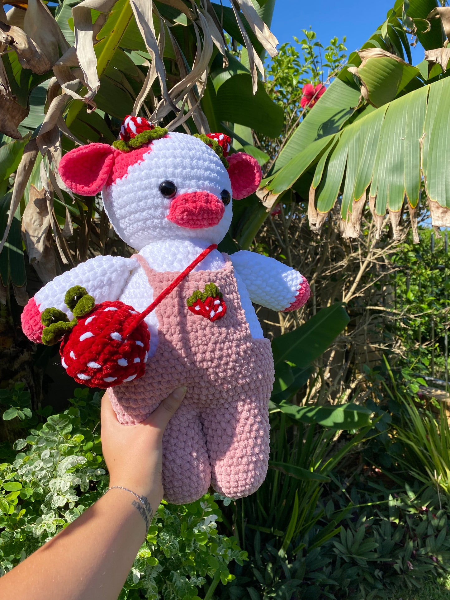 Strawberry Cow (40cm)